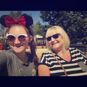 Meet your Posher, Debbie